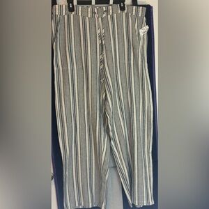 Dressbarn Westport NWT
Striped Linen Wide Leg Pants
Large